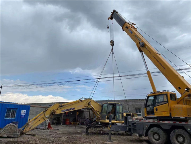 楚雄25吨吊车的工作半径是多少？